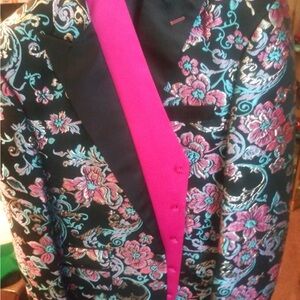 Prom Tuxedo worn once great condition VEST INCLUDED